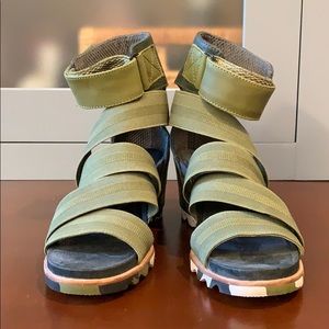 Sorel camouflage sandals